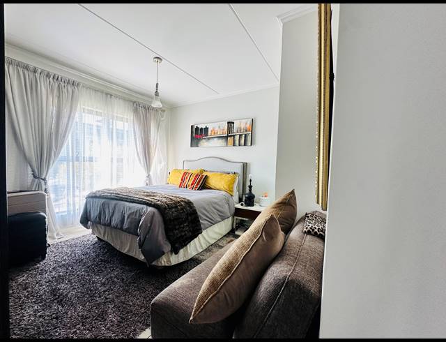 3 BEDROOM APARTMENT TO LET IN MODDERFONTEIN